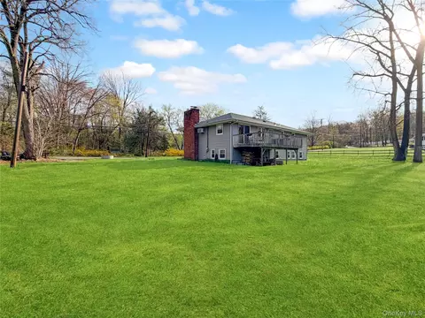Exterior - 25 E Mountain Rd S, Philipstown, NY 10516 photo 4 of 9