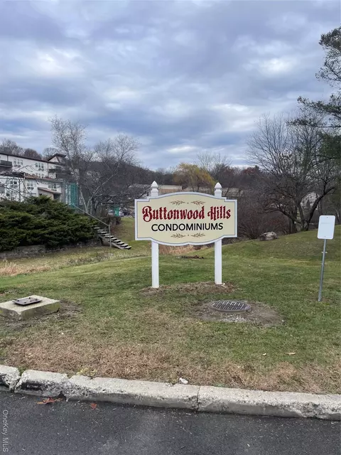 109 Concord Ln, Middletown, NY 10940