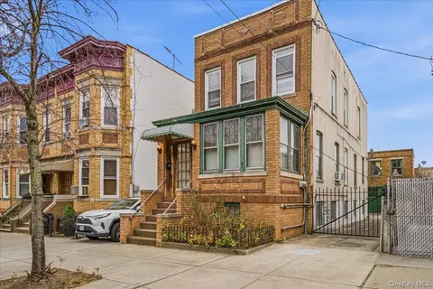 6034 Linden St, New York, NY 11385