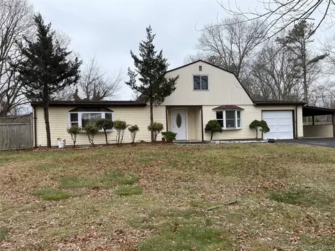 2 Coed Ln, Farmingville, NY 11738