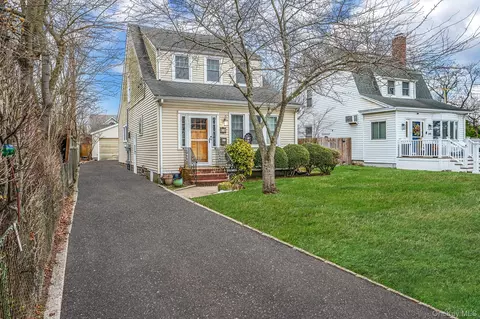 215 West Ave, Patchogue, NY 11772