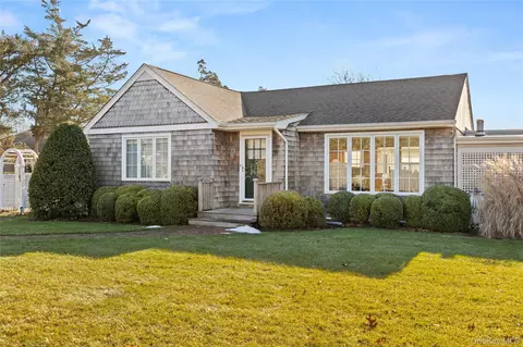 5 Bay Rd # A, Brookhaven, NY 11772