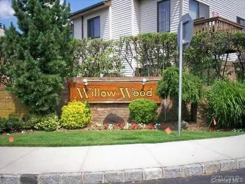 132 Laurel Ln, North Wantagh, NY 11793