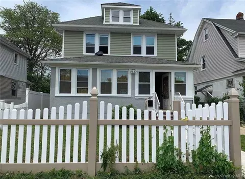 47 Gladys Ave, Hempstead, NY 11550