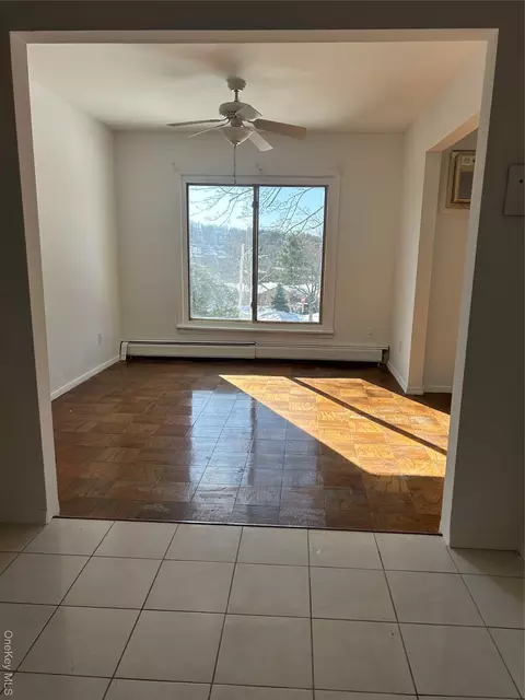 73 Country Club Ln, Pomona, NY 10970