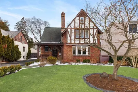 212 Manhattan Ave, Yonkers, NY 10707
