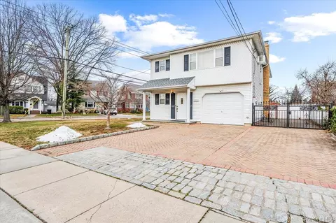 2 Wilson St, East Rockaway, NY 11518