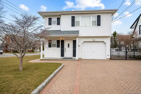 2 Wilson St, East Rockaway, NY 11518
