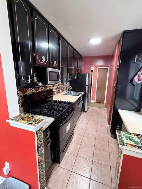 15115 84th St #4F, Howard Beach, NY 11414
