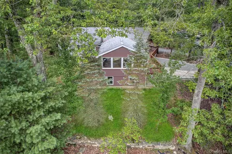 3 Newbury Ln, Thompson, NY 12775