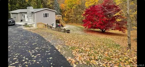 198 Pleasant Ridge Rd, Beekman, NY 12570