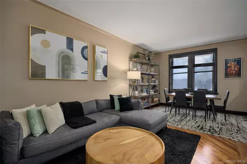 11 Columbia Ave #C3, Greenburgh, NY 10530