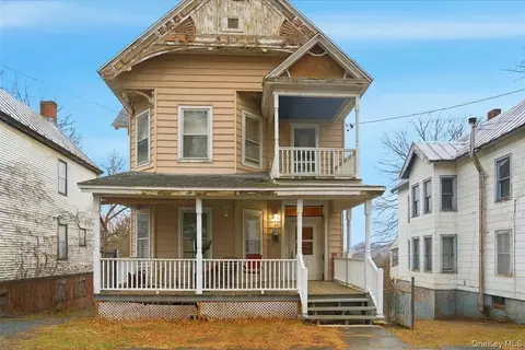 37 Summit Ave, Catskill, NY 12414