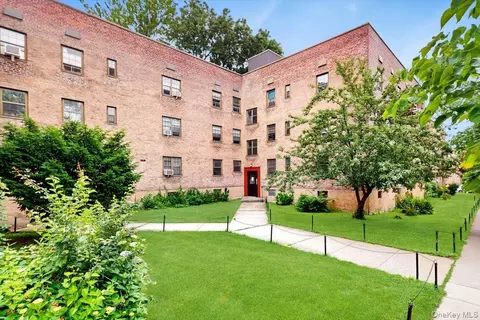 144-37 79th Ave #1R, Flushing, NY 11367