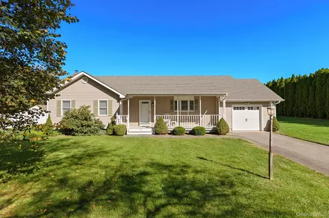 72 Josica Dr, Riverhead, NY 11901