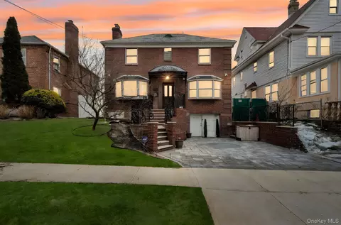 87-67 Chevy Chase St, Jamaica, NY 11432