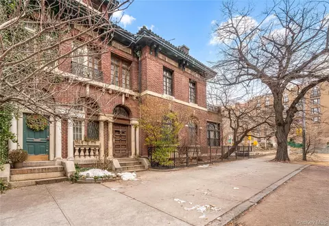 811 Riverside Dr, New York, NY 10032