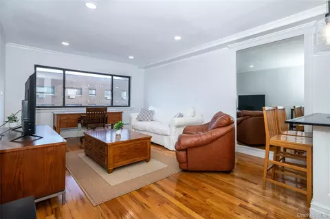 2221 Palmer Ave #3D, New Rochelle, NY 10801