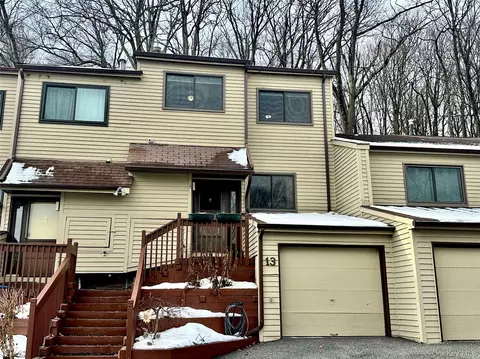 13 Butternut Ct, Highland Mills, NY 10930
