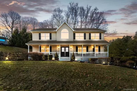 26 Johnson Dr, Stony Point, NY 10980