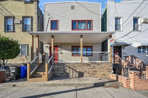 6925 59th Rd, New York, NY 11378