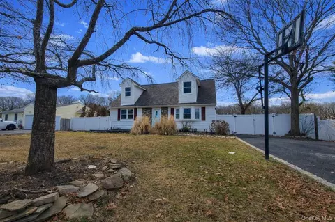 117 N Coleman Rd, Centereach, NY 11720