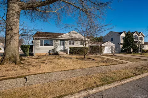 1433 Bowers Dr, Seaford, NY 11783