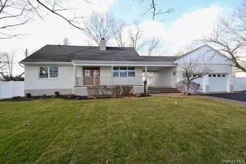 188 Ralph Ave, Babylon, NY 11702