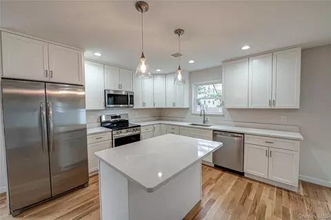 370 Canal Rd, Port Jefferson Station, NY 11776