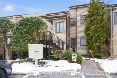 15 Steven Dr #4, Ossining, NY 10562