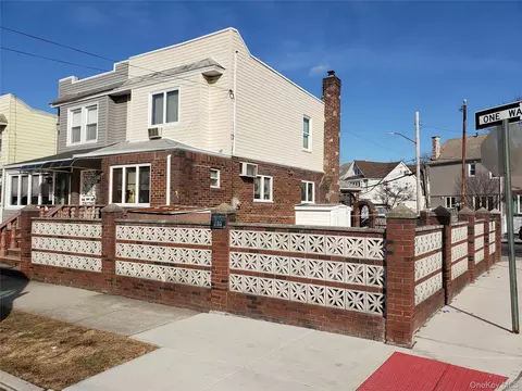 66-41 Gray St, New York, NY 11379