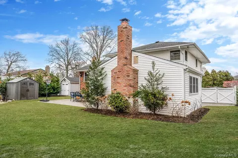 Exterior - 68 Elder Dr, Commack, NY 11725 photo 4 of 8