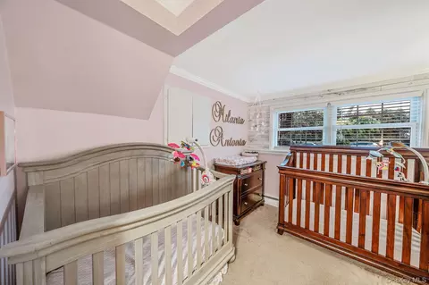 Bedroom - 68 Elder Dr, Commack, NY 11725 photo 2 of 7