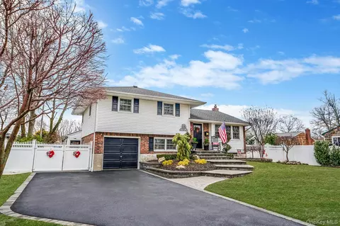 68 Elder Dr, Commack, NY 11725