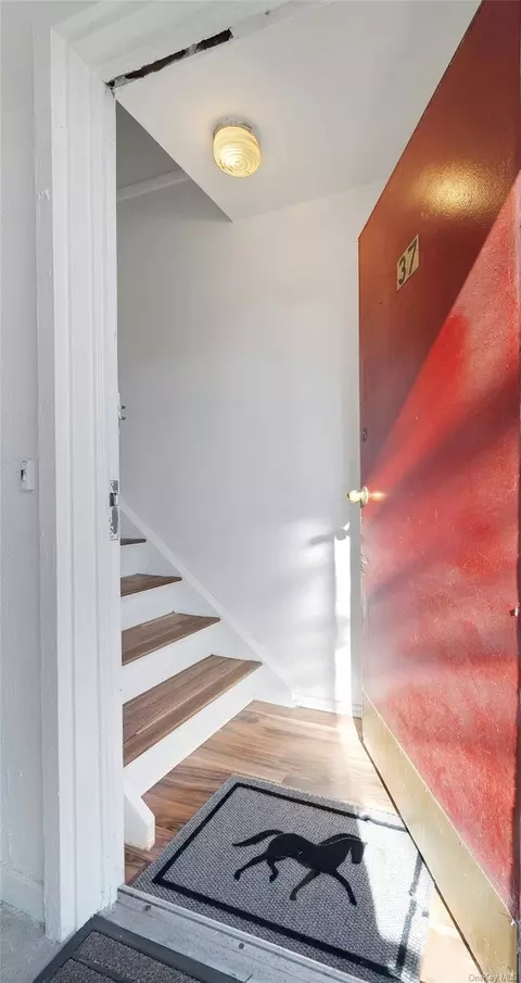 55 Fieldstone Dr #37, Greenburgh, NY 10530