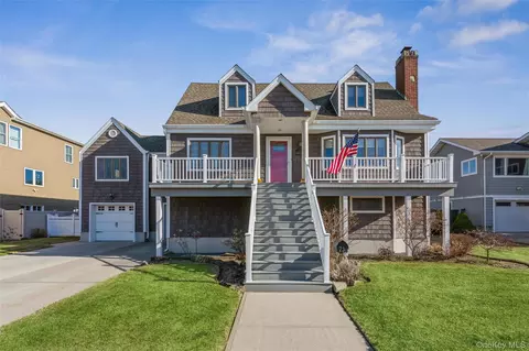 73 Parma Rd, Island Park, NY 11558