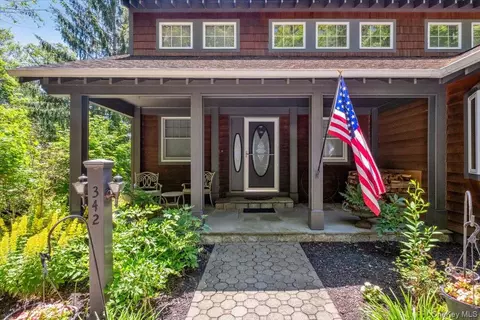 342 Lake Shore Rd, Putnam Valley, NY 10579
