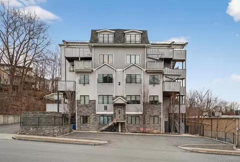 2 Kerestier Ct #301, Monroe, NY 10950