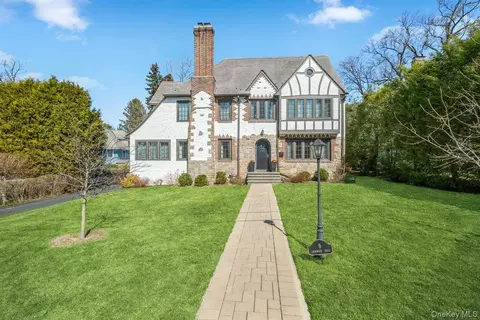 9 Lockwood Rd, Scarsdale, NY 10583
