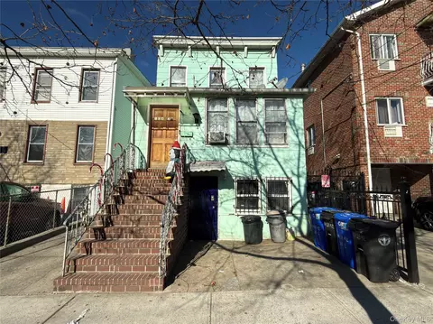 104-39 42nd Ave, New York, NY 11368