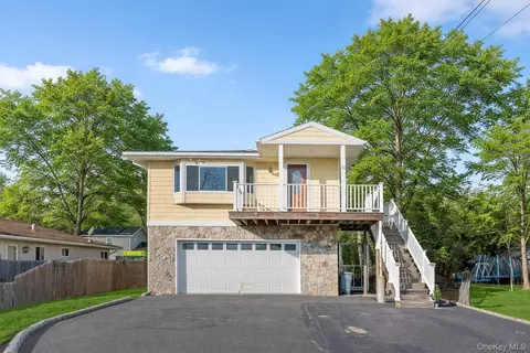 15 Shore Dr, Mastic Beach, NY 11951