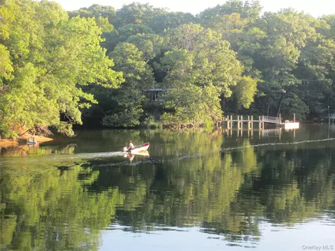 1025 Long Creek Dr, Southold, NY 11971