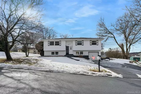 17 Wedgewood Dr, Goshen, NY 10924