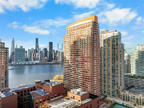 4-74 48th Ave #35E, Long Island City, NY 11109