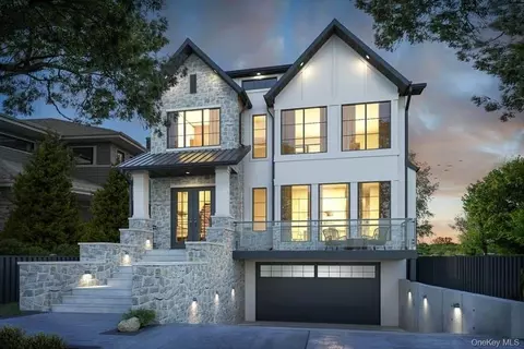 Nc Seusing Boulevard, Islip, NY 11788