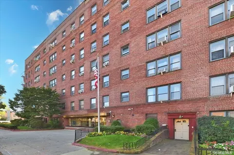 143-50 Hoover Ave #219, Jamaica, NY 11435