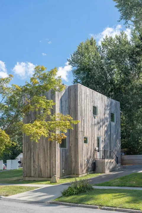 6 Glenwood Ave, Poughkeepsie, NY 12603