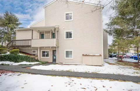 3202 Village Dr, Southeast, NY 10509