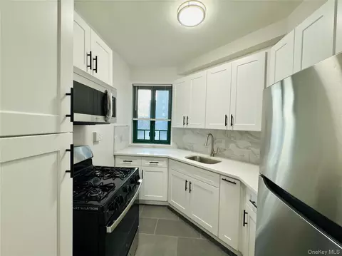 1938 E Tremont Ave #5B, New York, NY 10462