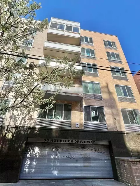 43-17 Union St #6C, New York, NY 11355